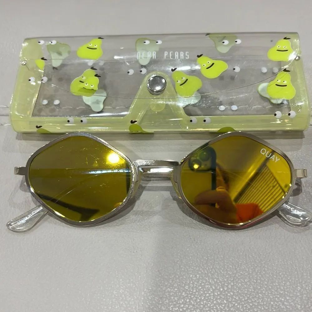 Quay Honey Diamond Sunglasses